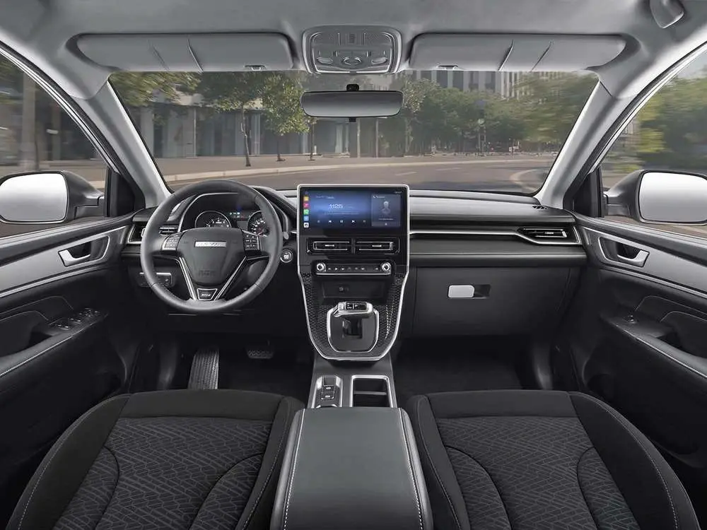 Интерьер салона <br>Haval M6
