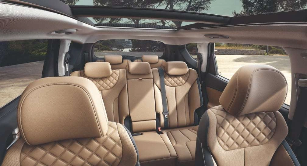 Интерьер салона <br>Hyundai Santa Fe