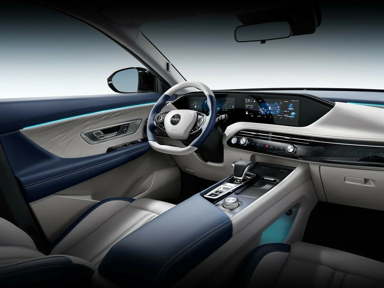 Интерьер салона <br>Dongfeng Huge