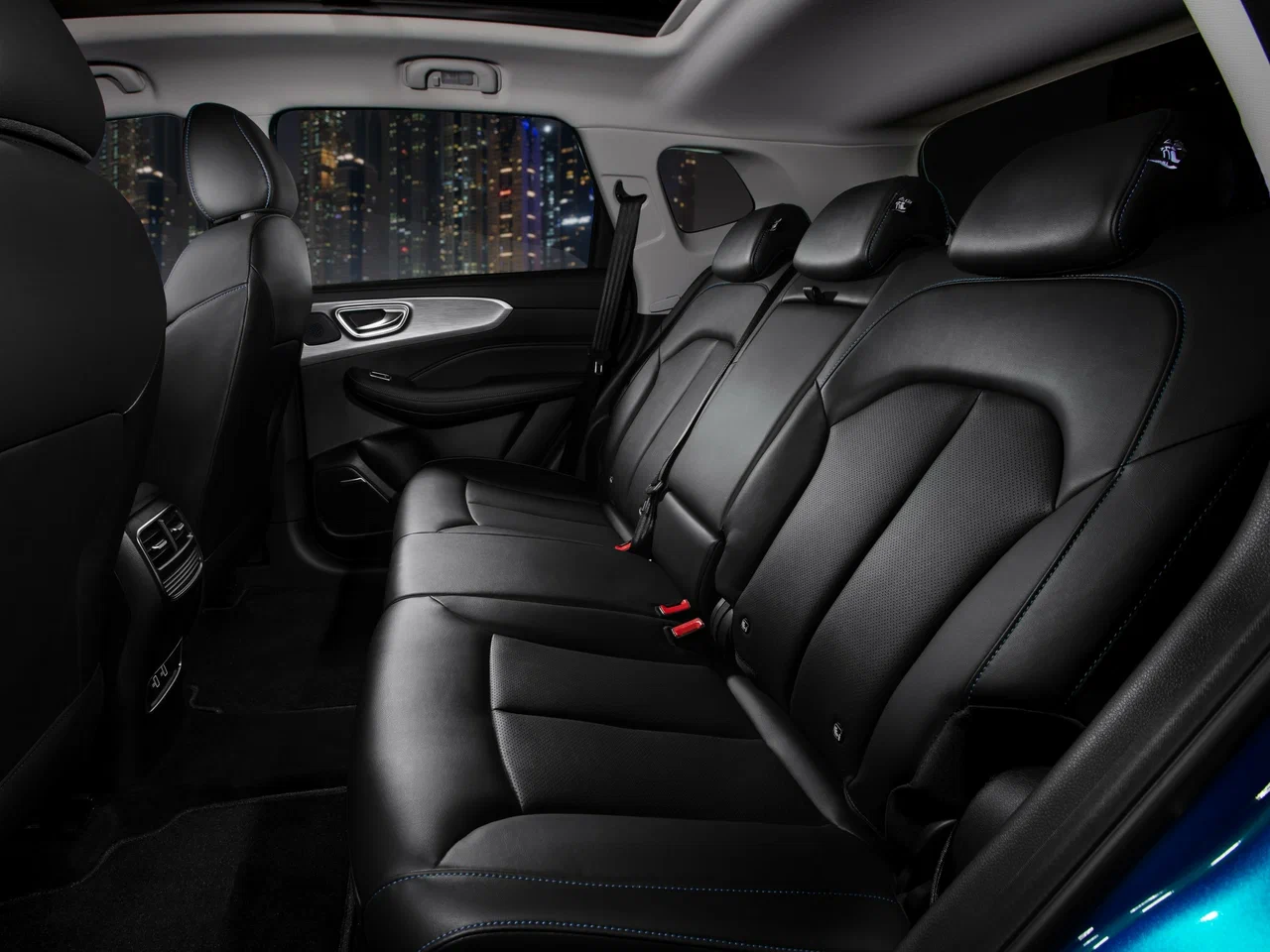 Интерьер салона <br>MG RX5