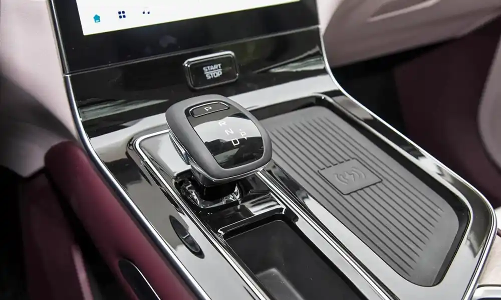 Интерьер салона <br>Faw Bestune T90