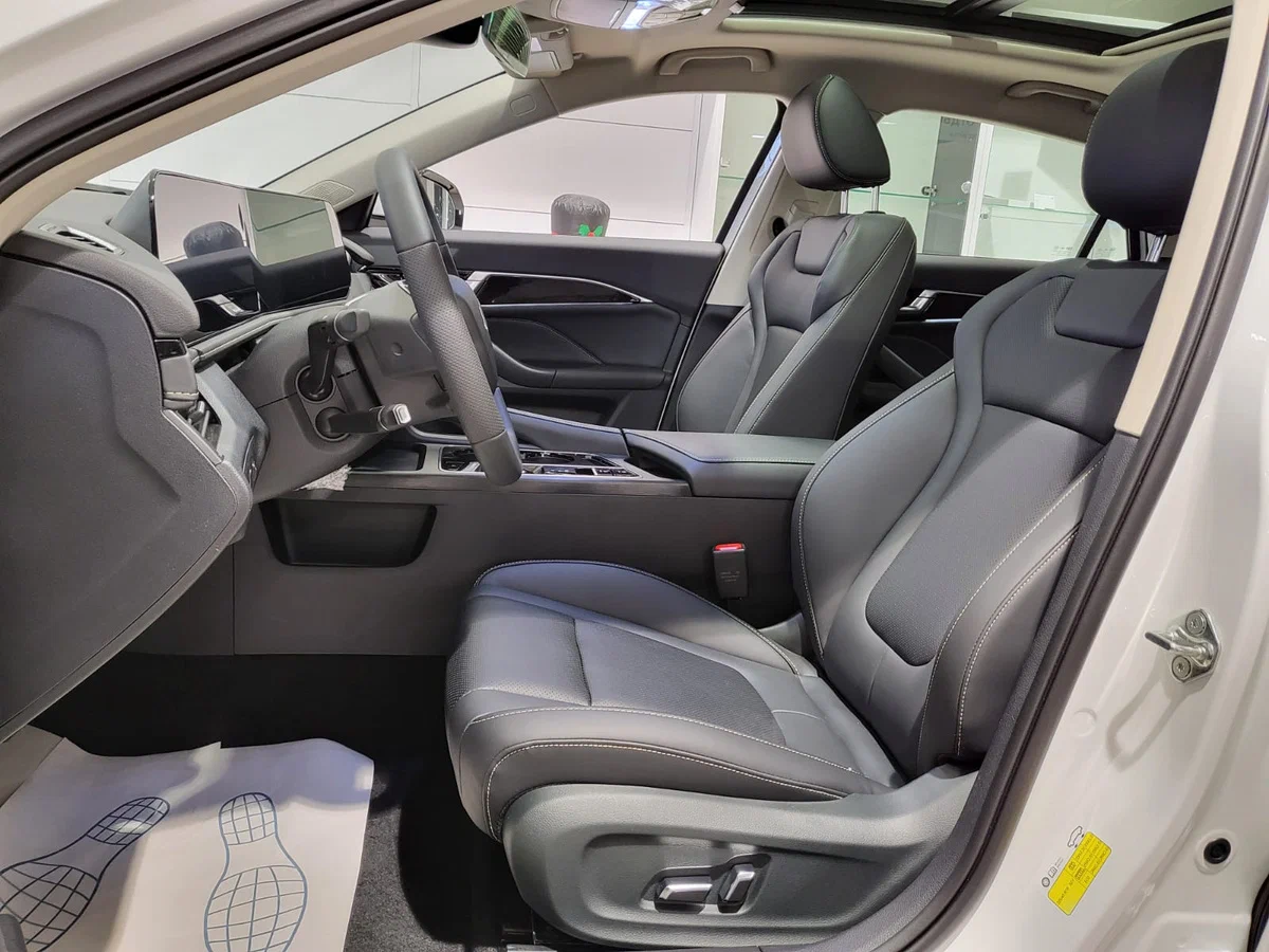 Интерьер салона <br>Faw Bestune B70  NEW