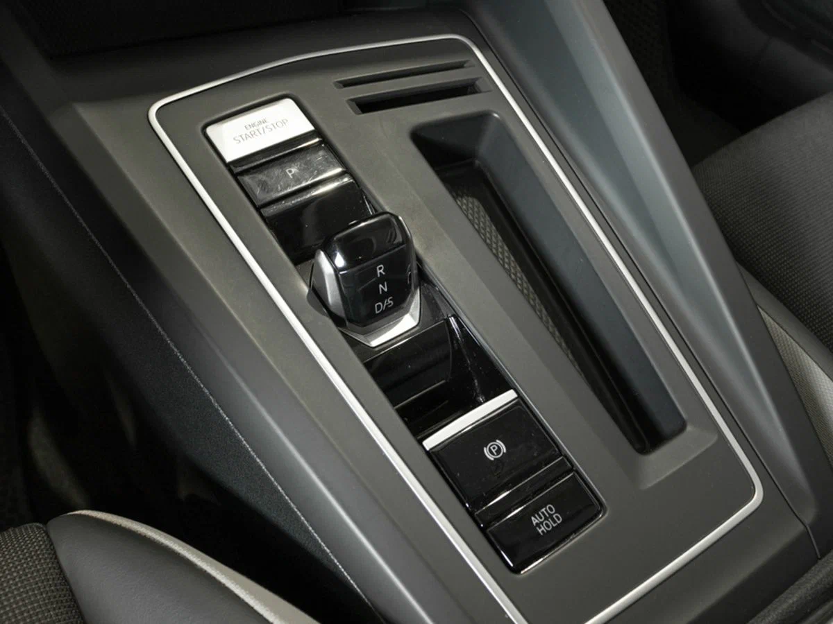 Интерьер салона <br>Volkswagen Golf