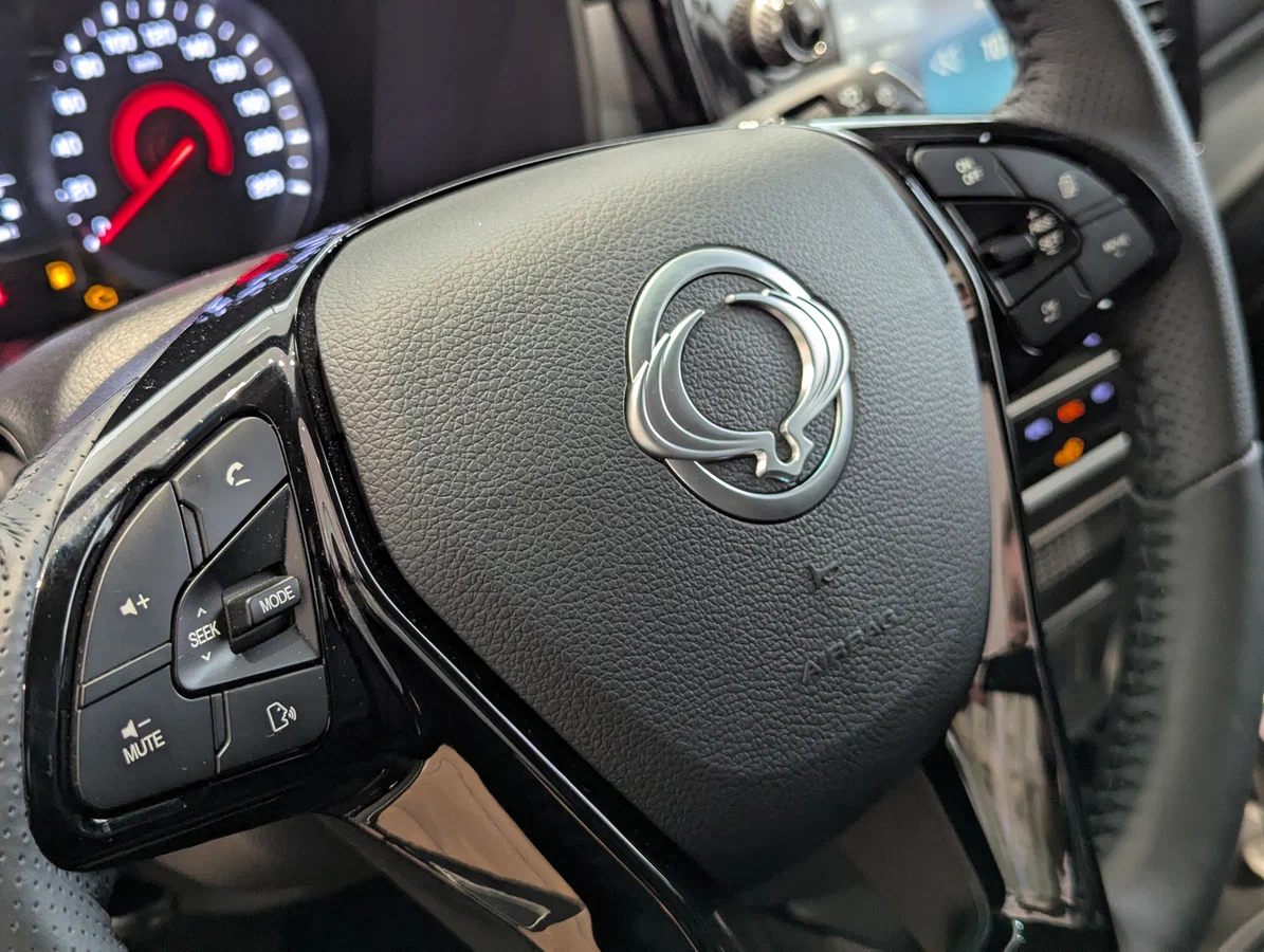 Интерьер салона <br>KGM TIVOLI