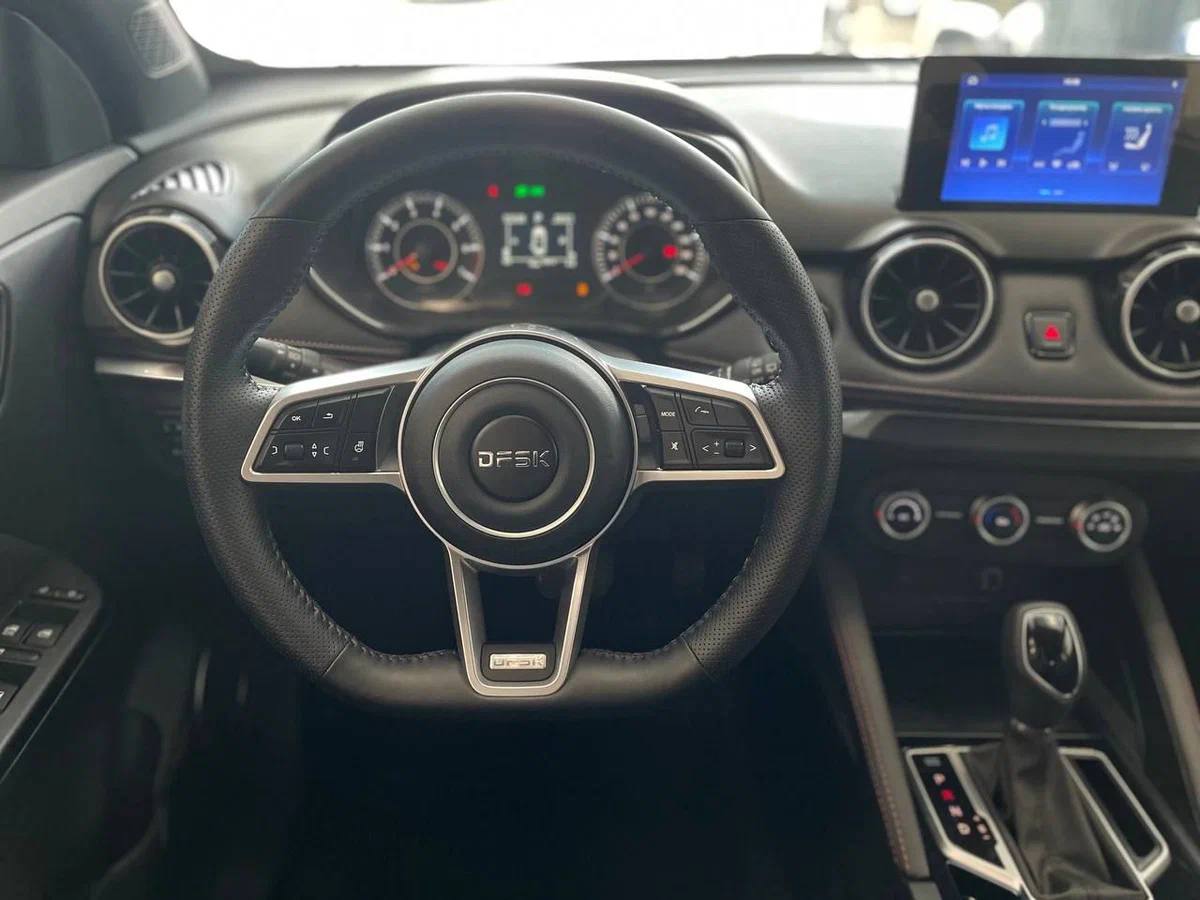 Интерьер салона <br>Dongfeng DFSK 500