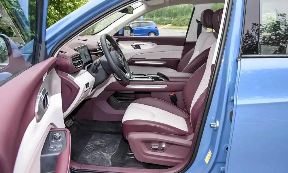 Интерьер салона <br>Faw Bestune T90