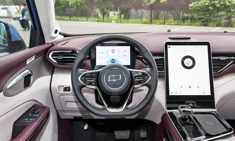 Интерьер салона <br>Faw Bestune T90