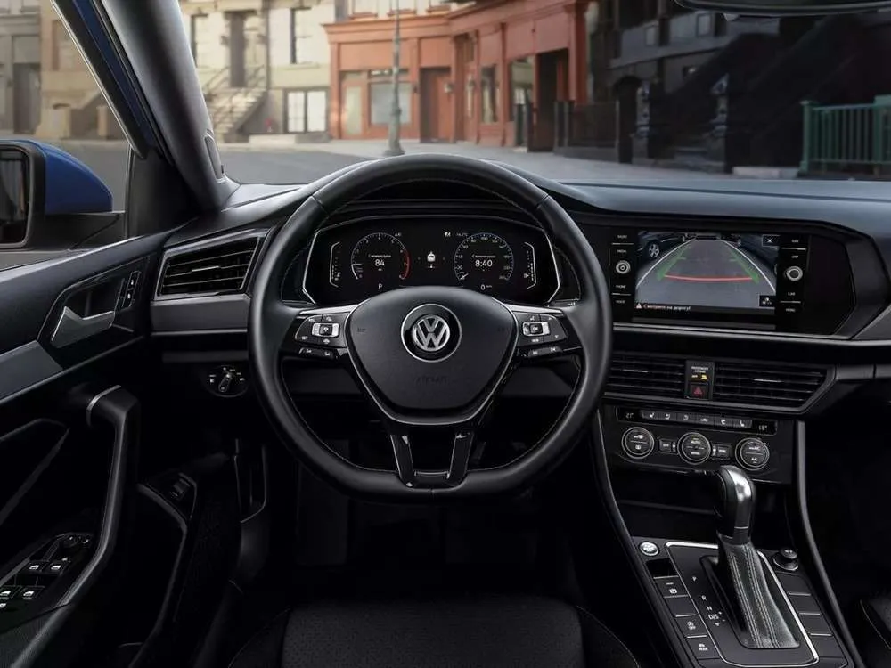Интерьер салона <br>Volkswagen Jetta