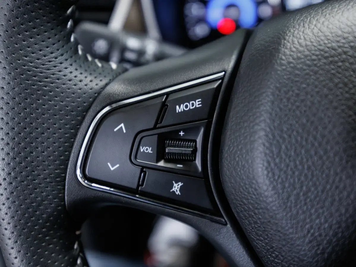 Интерьер салона <br>Dongfeng 580