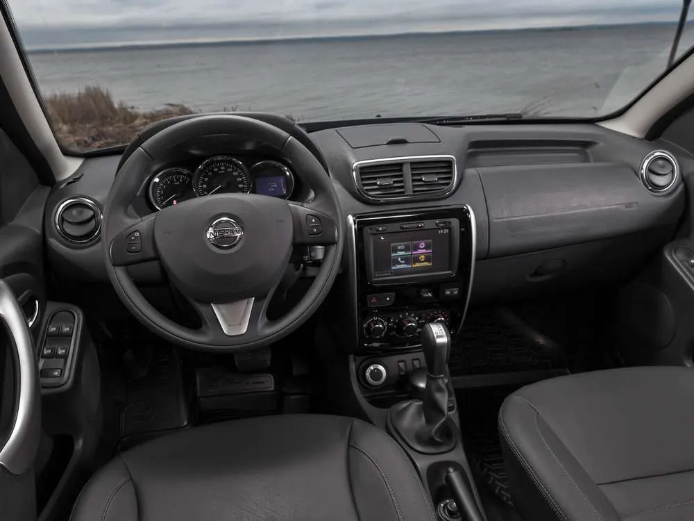 Интерьер салона <br>Nissan Terrano