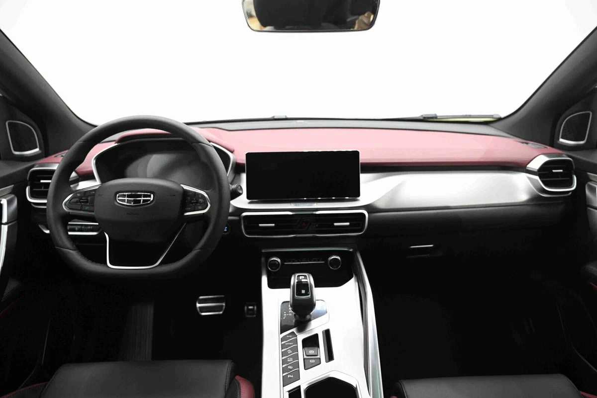 Интерьер салона <br>Geely Coolray