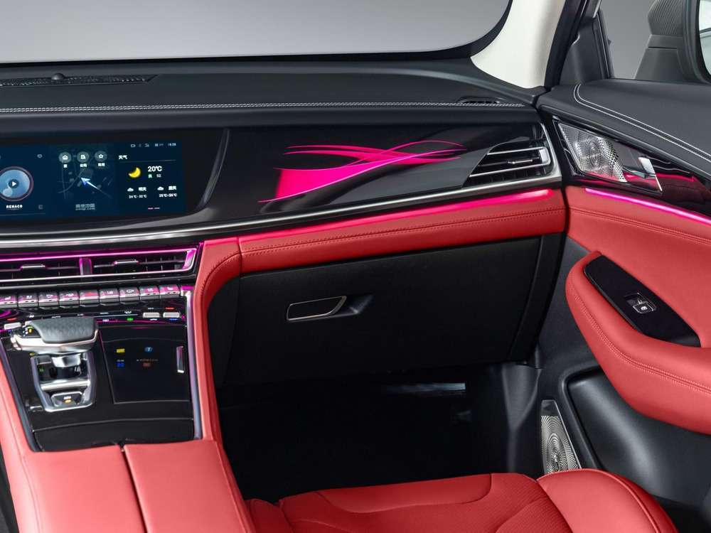 Интерьер салона <br>Changan CS85 Coupe