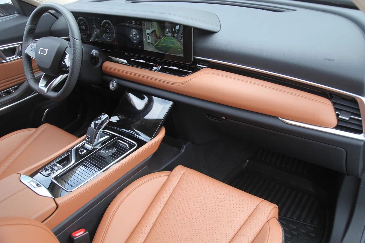 Интерьер салона <br>Faw Bestune T99