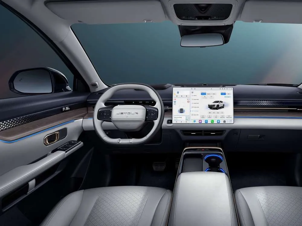 Интерьер салона <br>Jetour Dashing