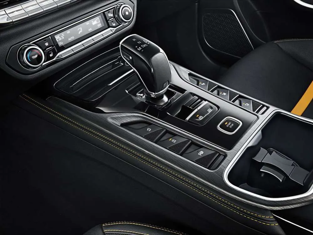 Интерьер салона <br>Faw Bestune T77