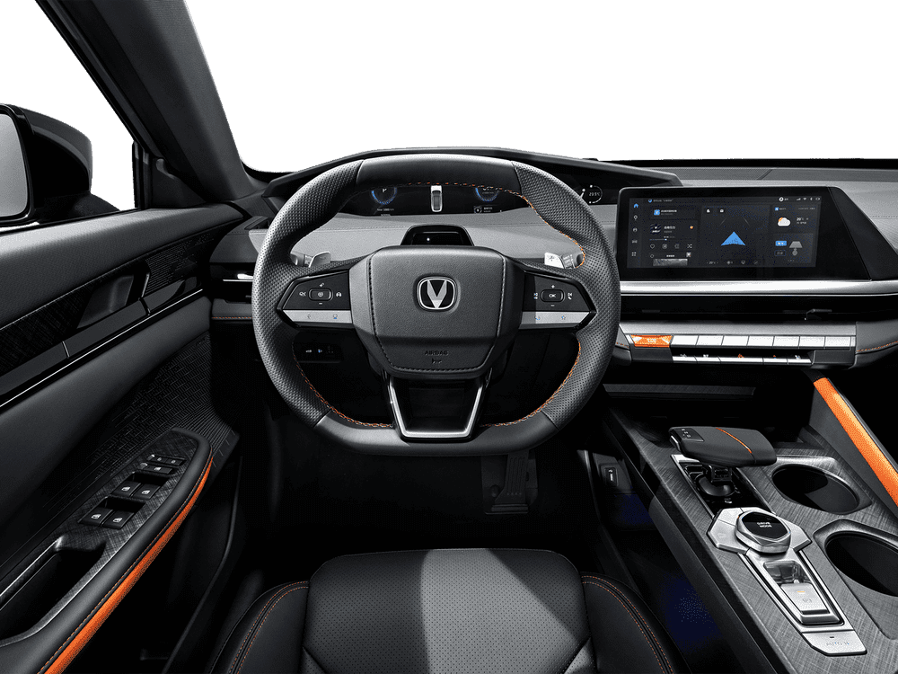 Интерьер салона <br>Changan UNI-V