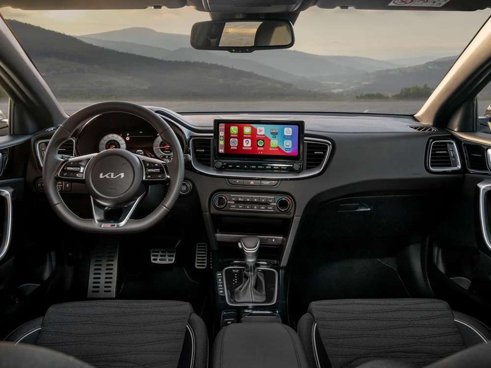 Интерьер салона <br>KIA Ceed