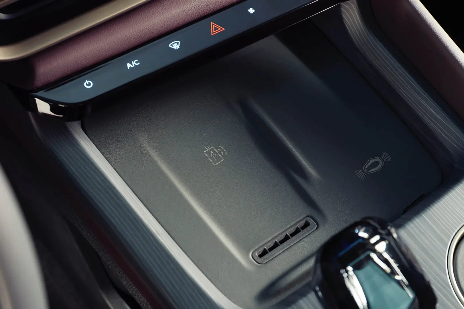 Интерьер салона <br>SOUEAST S09