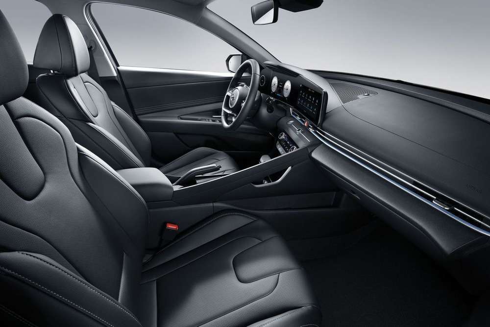 Интерьер салона <br>Hyundai Elantra