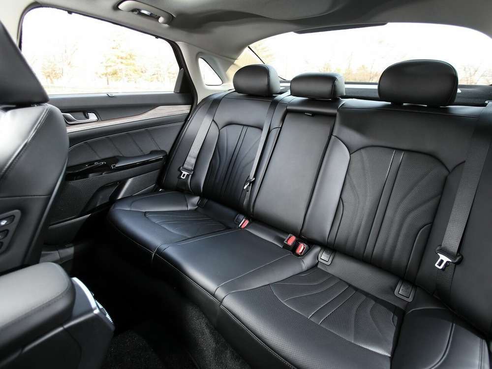 Интерьер салона <br>KIA K5