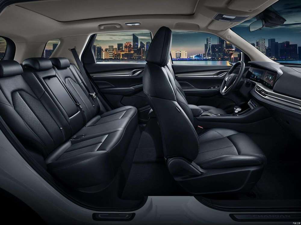 Интерьер салона <br>Changan CS55