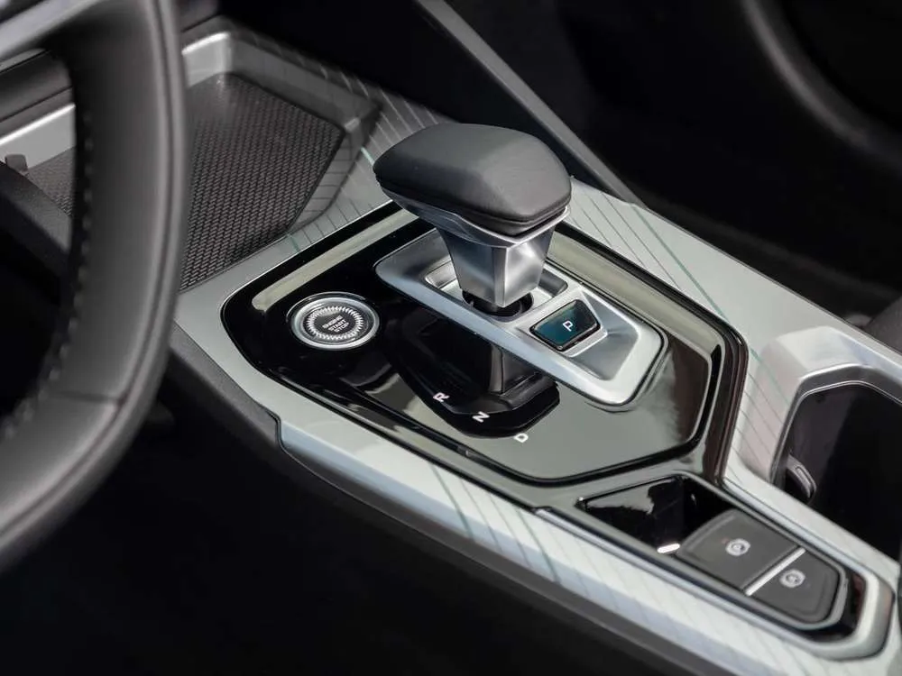 Интерьер салона <br>LIVAN S6Pro