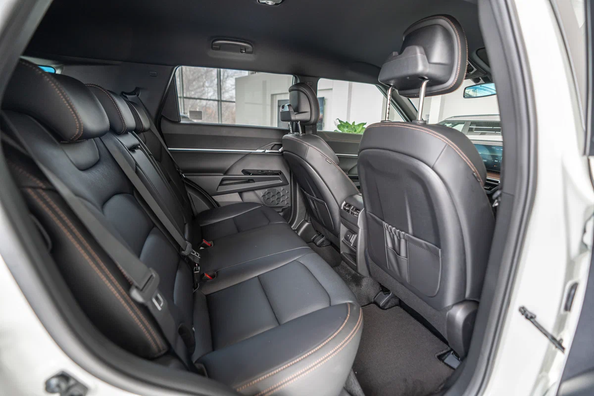 Интерьер салона <br>KGM TORRES