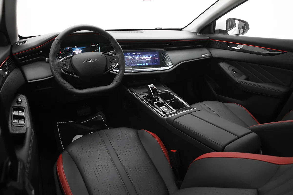 Интерьер салона <br>Dongfeng Shine Max