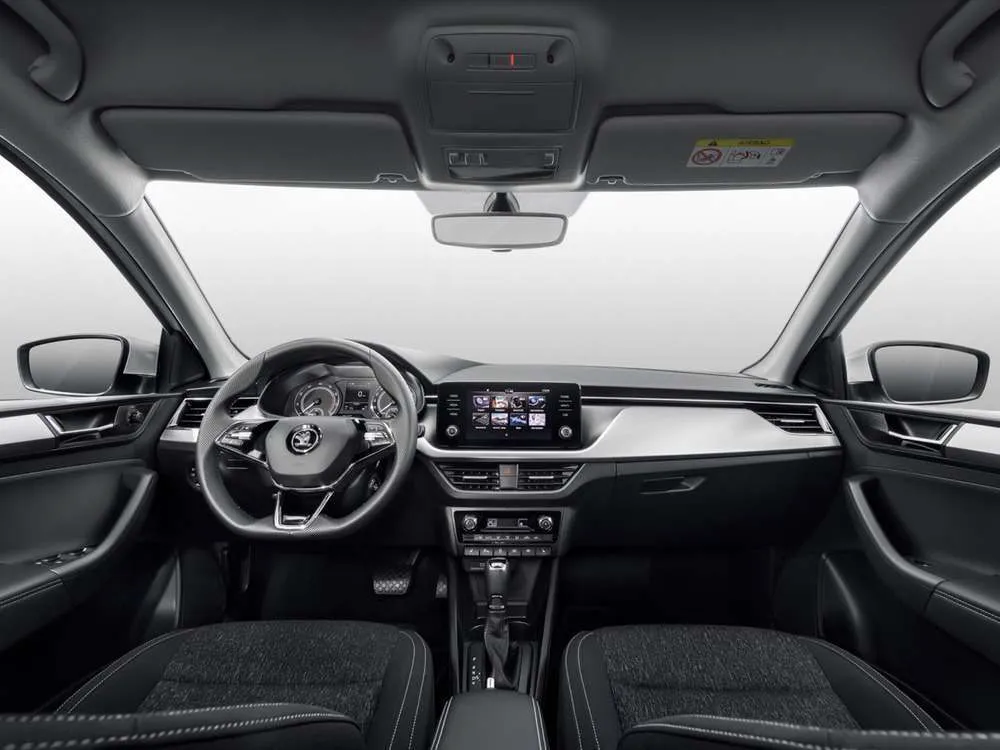 Интерьер салона <br>Skoda Rapid