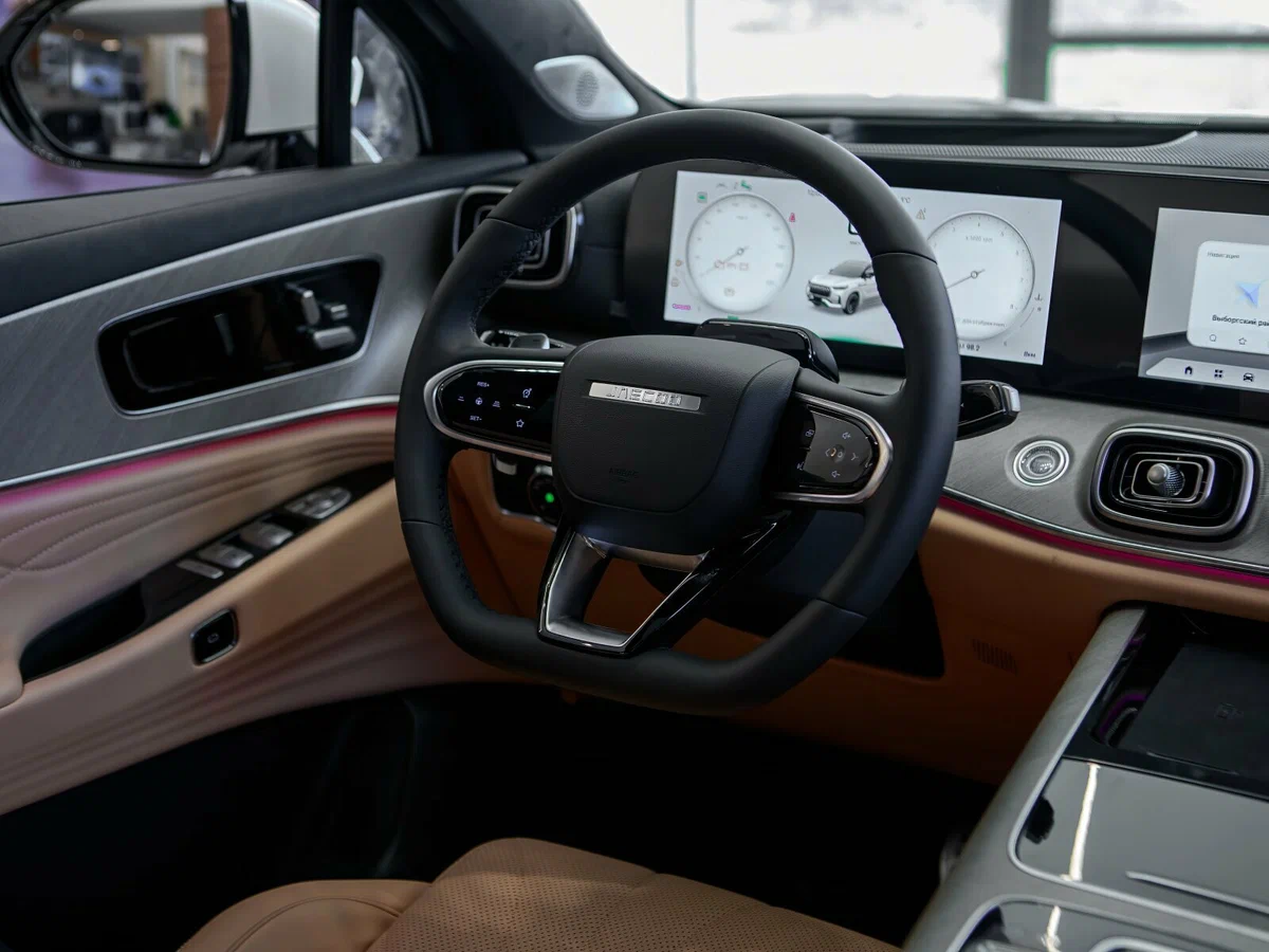 Интерьер салона <br>Jaecoo J8