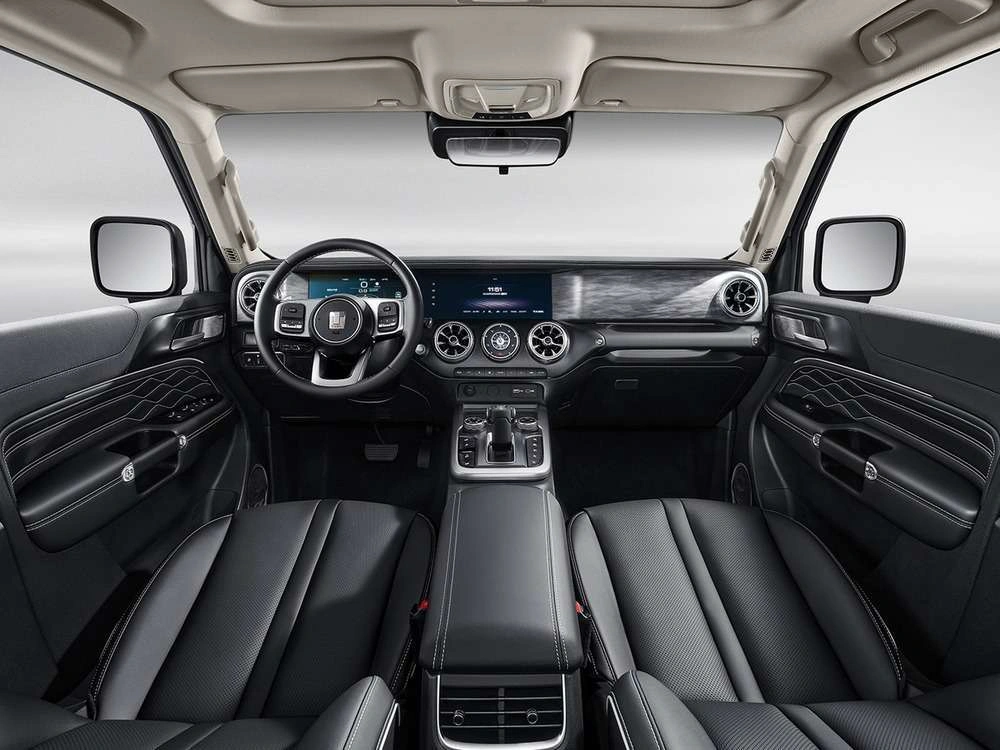 Интерьер салона <br>Tank 300