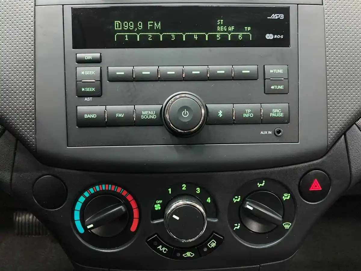 Интерьер салона <br>Chevrolet Nexia