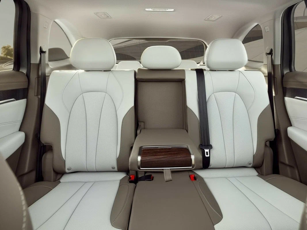 Интерьер салона <br>MG RX9