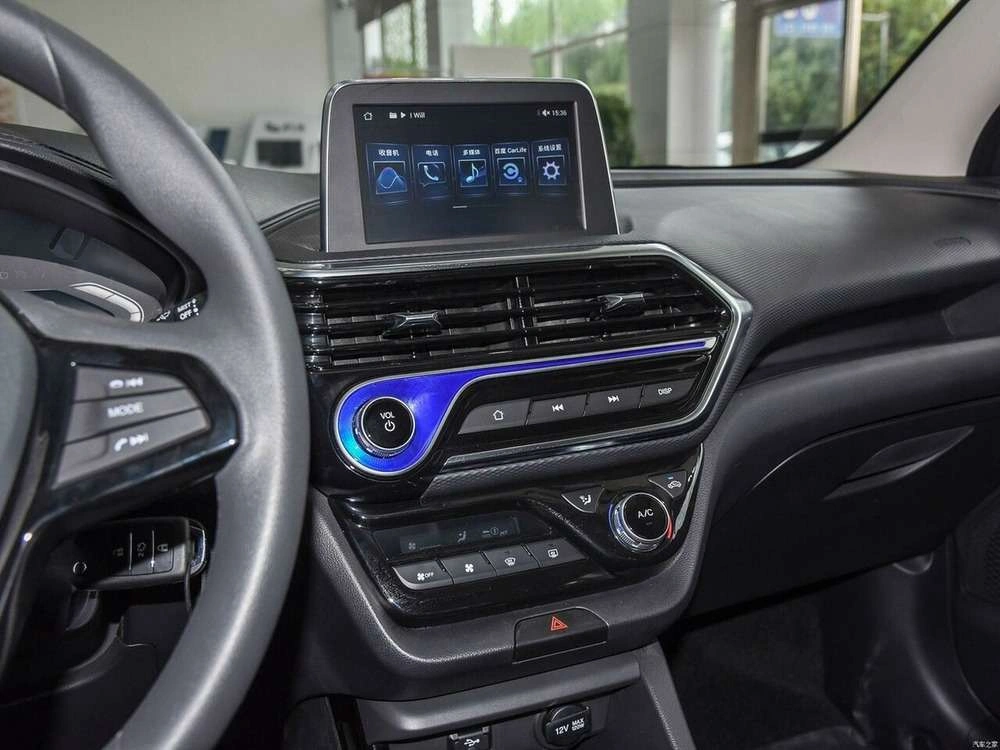 Интерьер салона <br>Changan Alsvin