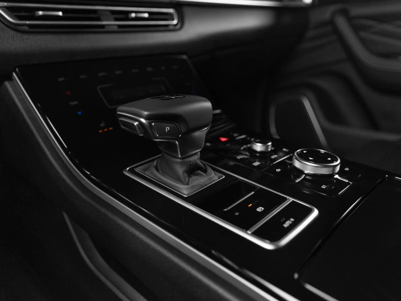 Интерьер салона <br>Dongfeng DFSK ix7