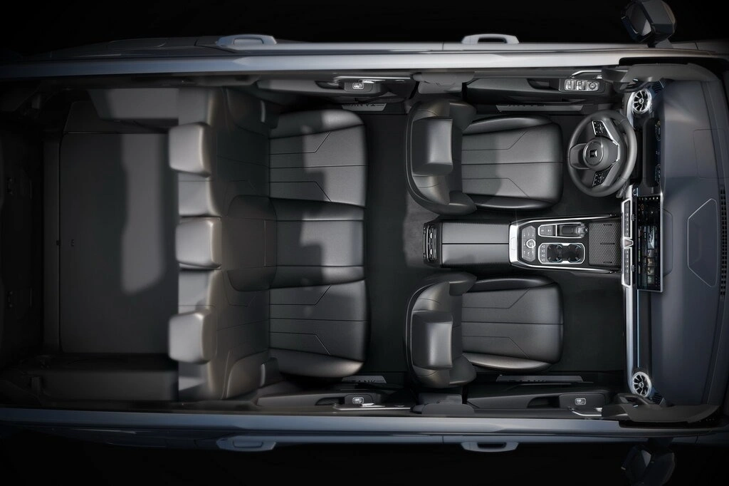 Интерьер салона <br>Tank 400