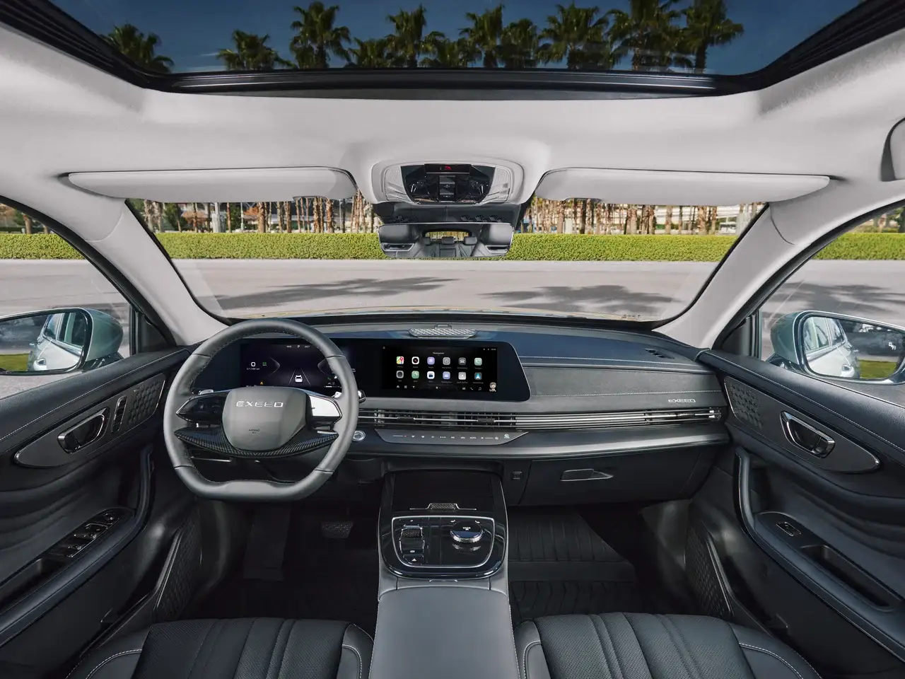 Интерьер салона <br>EXEED LX  NEW