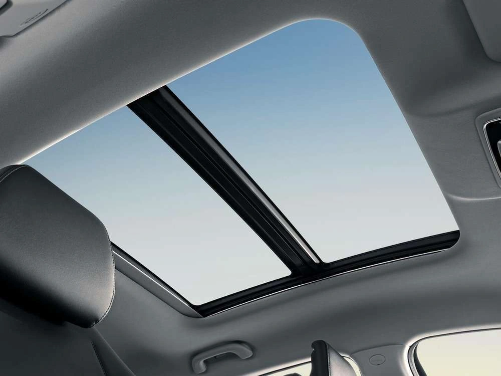 Интерьер салона <br>Changan Lamore