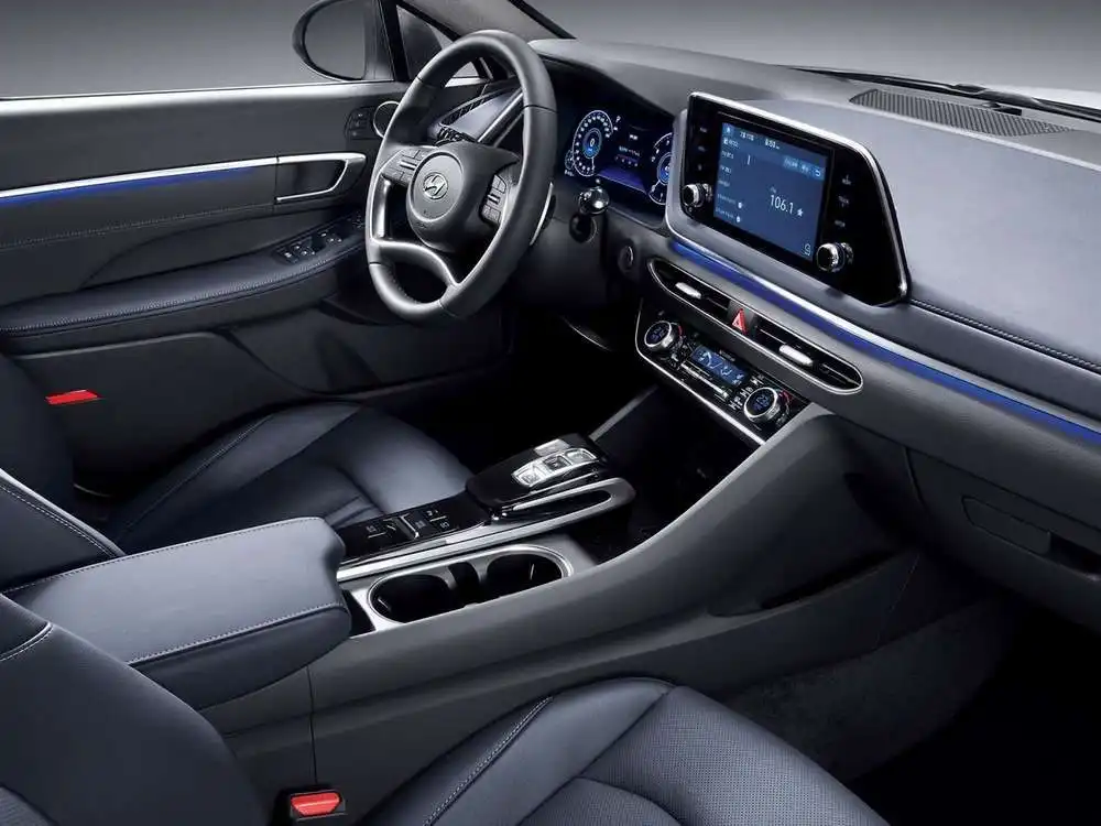 Интерьер салона <br>Hyundai Sonata Седан