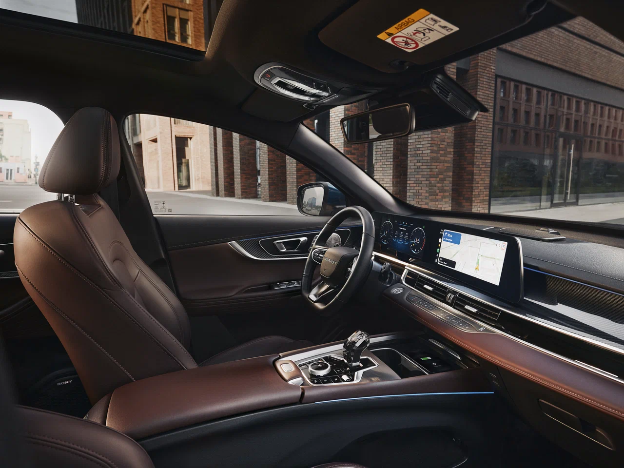 Интерьер салона <br>Tenet T7