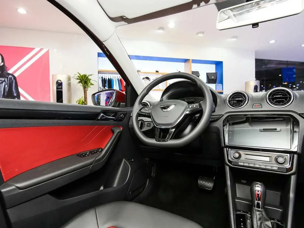 Интерьер салона <br>Jetta VA3