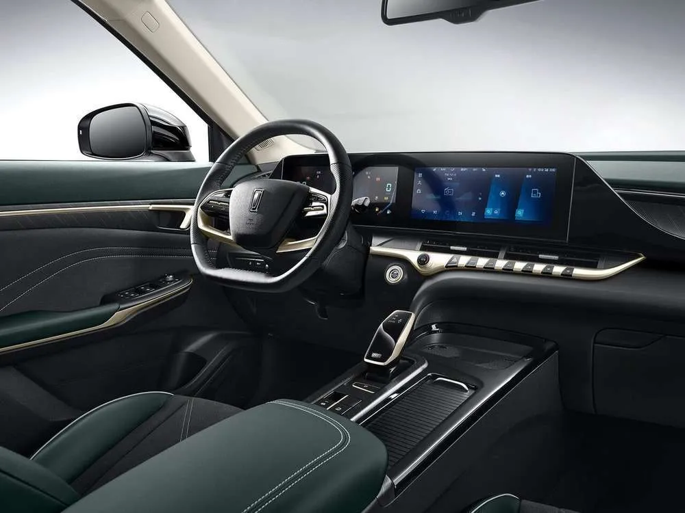 Интерьер салона <br>Faw Bestune T55