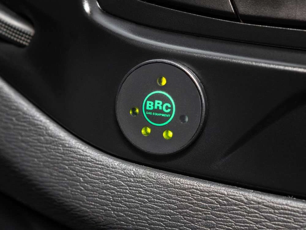 Интерьер салона <br>Lada Vesta CNG