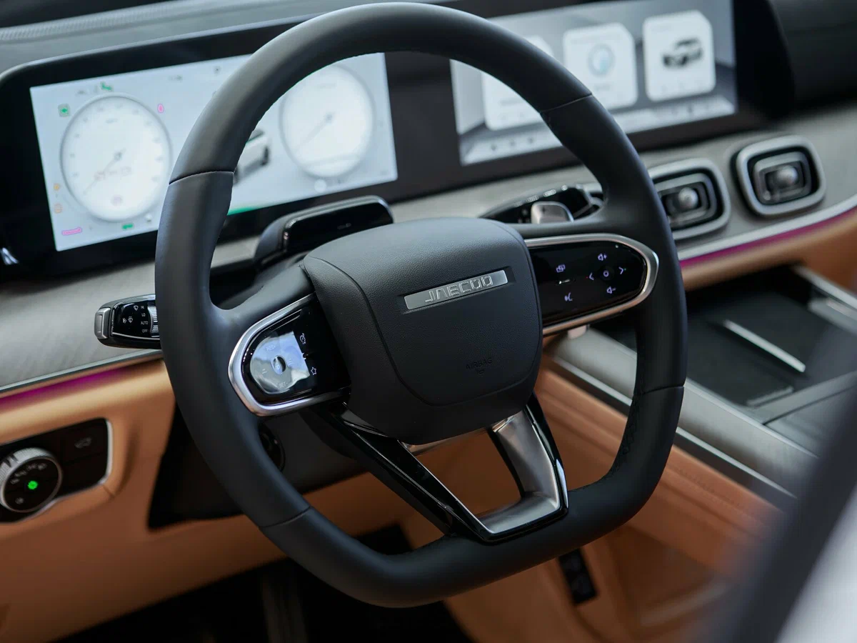 Интерьер салона <br>Jaecoo J8