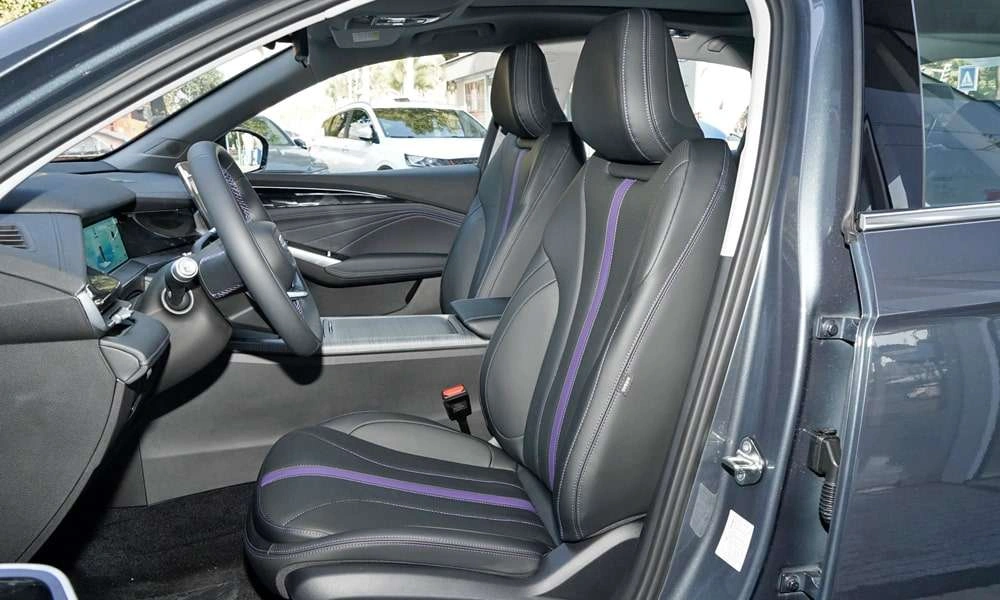 Интерьер салона <br>Geely Preface  NEW