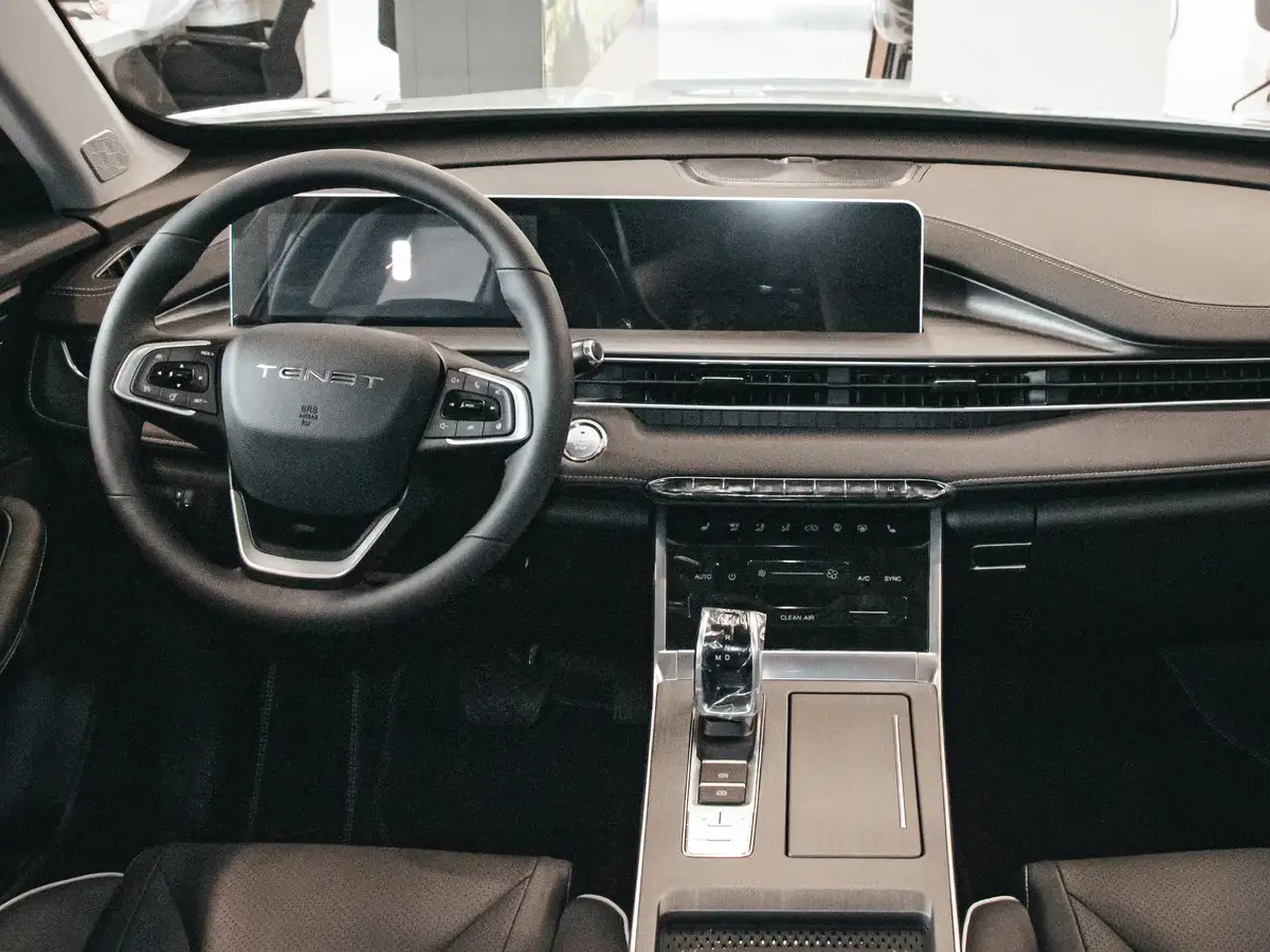 Интерьер салона <br>Tenet T4