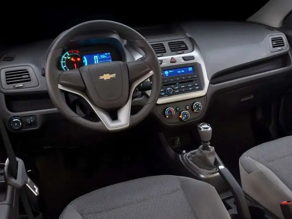 Интерьер салона <br>Chevrolet Cobalt