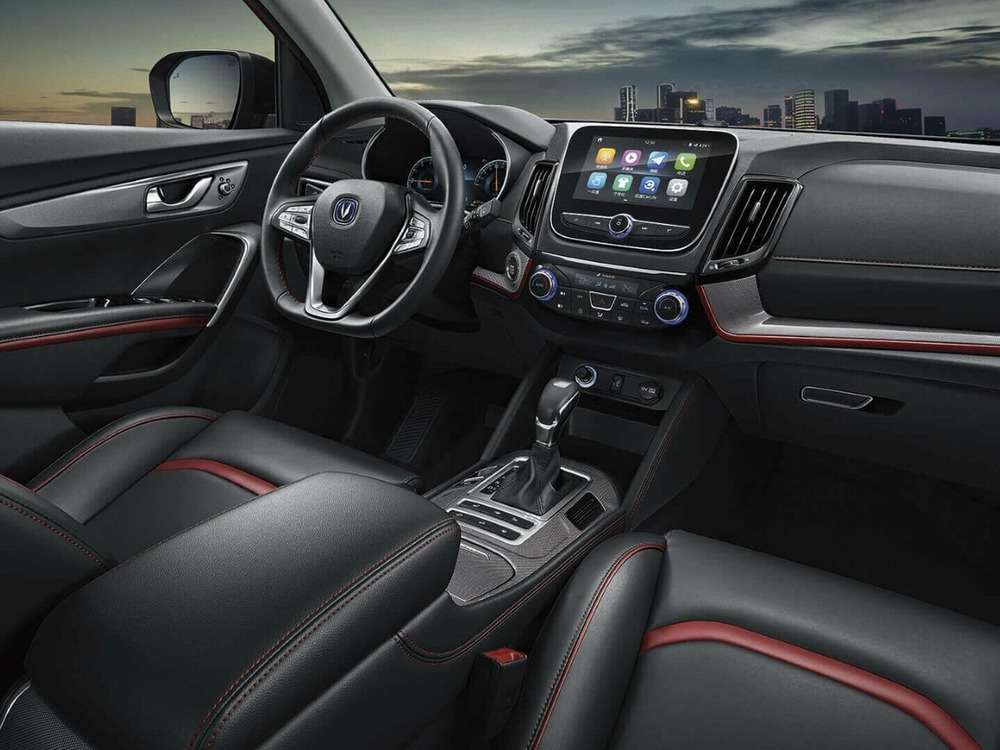 Интерьер салона <br>Changan CS55